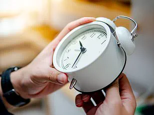 Health Risks of Ending Daylight Saving Time: 'A Disruption to the Body’s Internal Clock' – Sleep Specialist Warns