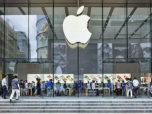 Apple Reverses Course on Controversial 'Liquid Glass' Design with iOS 26.2 Update, Introducing User-Adjustable Feature