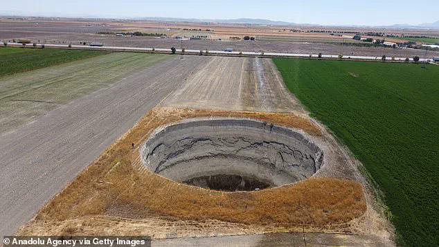 Biblical Prophecy and Sinkholes Spark Public Speculation in Turkey
