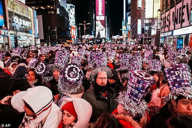 Times Square's New Year's Eve Celebration: Public Enthusiasm Amid Cold Weather and Social Media Frenzy