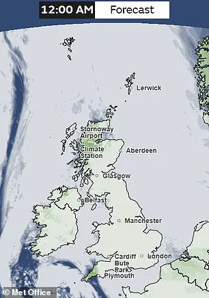 Ursid Meteor Shower Reaches Peak Tonight, Offering Ideal Conditions for Stargazers