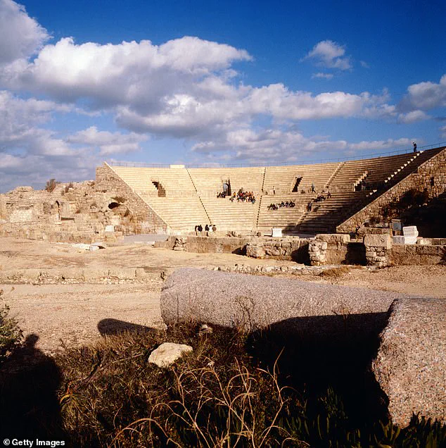 Breakthrough Discovery: Ancient Roman Port Linked to Biblical Narratives Uncovered in Israel, Fueling Academic and Religious Debate