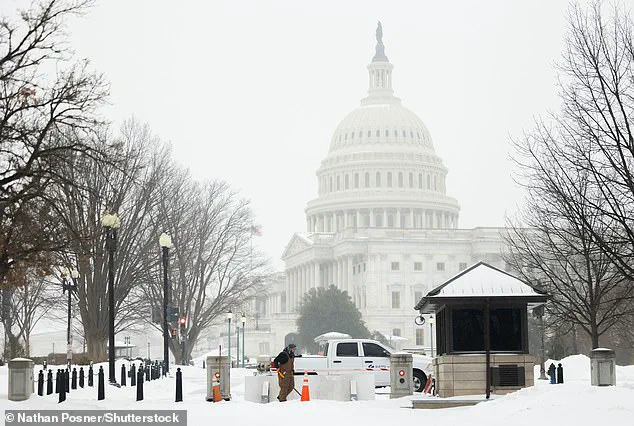 Winter Storm Fern Paralyzes East Coast with Over 20 Inches of Snow, As Residents Advised to Stay Indoors