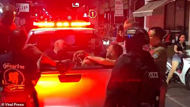 Violent Street Brawl Erupts in Pattaya After Dispute Over Alleged Slap at Waitress