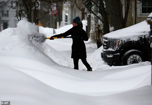Arctic Hurricane Threatens US East Coast with Extreme Cold, Heavy Snow, and Dangerous Winter Conditions