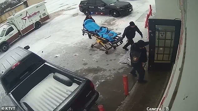 Miraculous Rescue in Fort Worth: Community Intervention Saves Homeless Woman from Freezing to Death