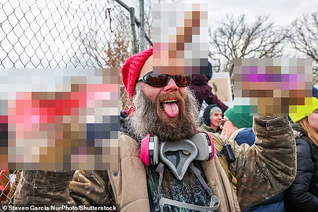 Minneapolis Anti-ICE Protest Turns Chaotic as Demonstrators Throw Sex Toys Amid Tensions