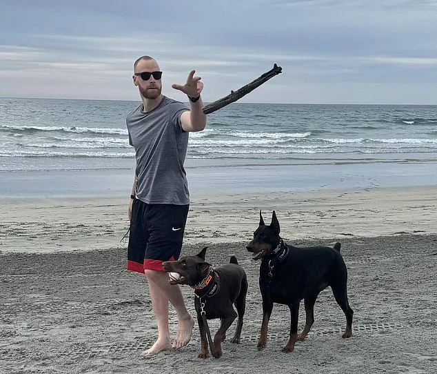 ICE Denies 'Torture' Allegations as Irishman Detained Over Visa Overstay Faces Lengthy Detention