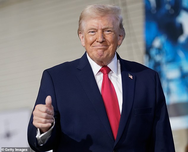 Barack Obama Condemns Racist Meme, Calls Political Discourse a 'Clown Show' as Trump Shares Apes Video