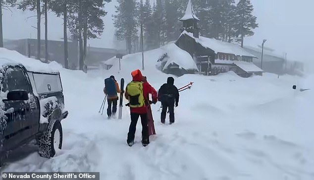 Large Avalanche Near Lake Tahoe Leaves 10 Skiers Missing as Rescue Efforts Intensify