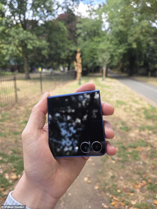 Samsung Galaxy Z Flip 7: Nostalgic Design Meets Modern AI Innovation at £1,049