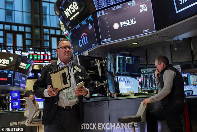 Trump's Citizenship Data Mandate Shakes Wall Street as Banks React, White House Dismisses Claims