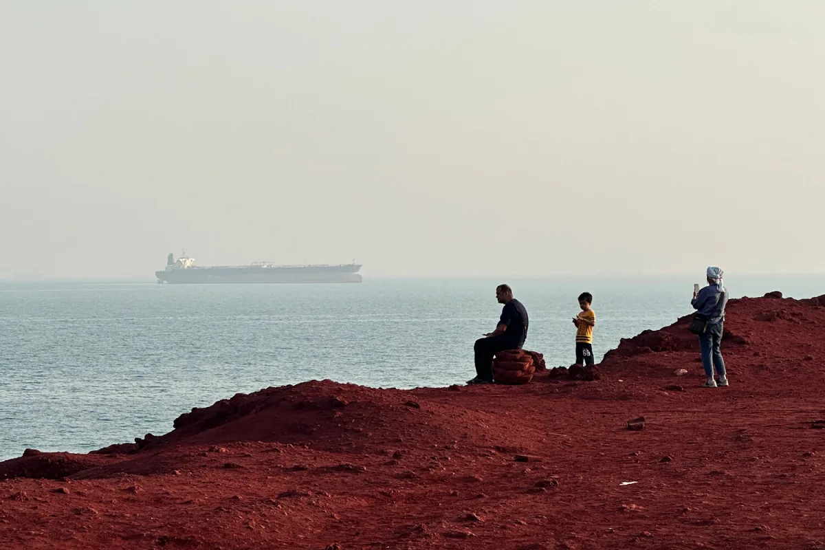 IRGC Issues Sweeping Directive to Halt Strait of Hormuz Traffic, Threatening Global Oil Trade