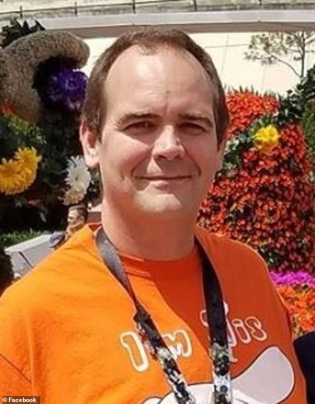 Twistee Treat's Iconic Design Ignites Heated Debate in Florida's The Villages