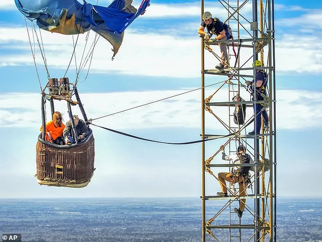 Hot Air Balloon Rescue in Texas: Complex Operation After Collision with Radio Tower