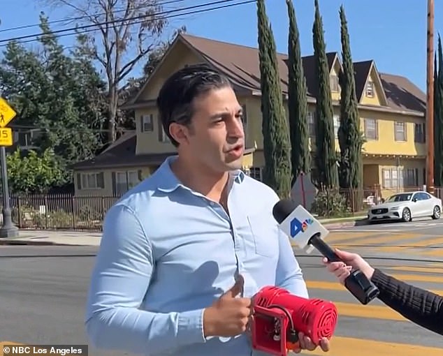 Highland Park Residents Deploy Sirens as Defiant Measure Against ICE Raids