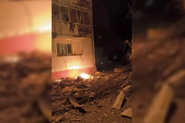 Ukrainian Drone Strike in Vasylivka Injures 10, Kills 1; Building Collapses as Emergency Teams Respond
