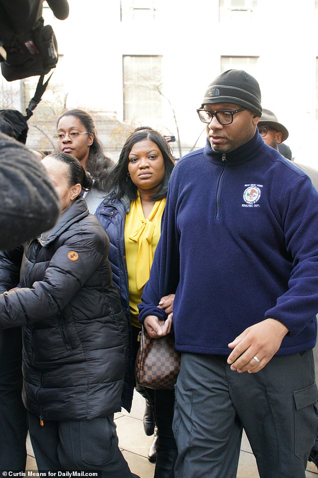 Prison Guard's Suspicious Searches and Unexplained Cash Deposits Before Epstein's Death Revealed in DOJ Documents