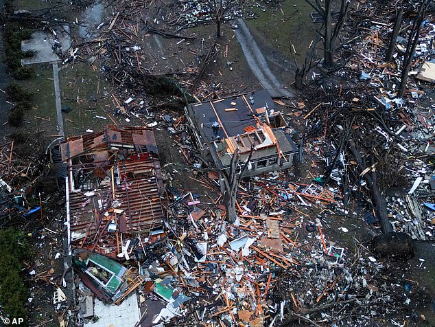 Historic Storm System Unleashes Chaos in Central U.S., With Illinois at Tornado Risk and Unprecedented Severe Weather Reports