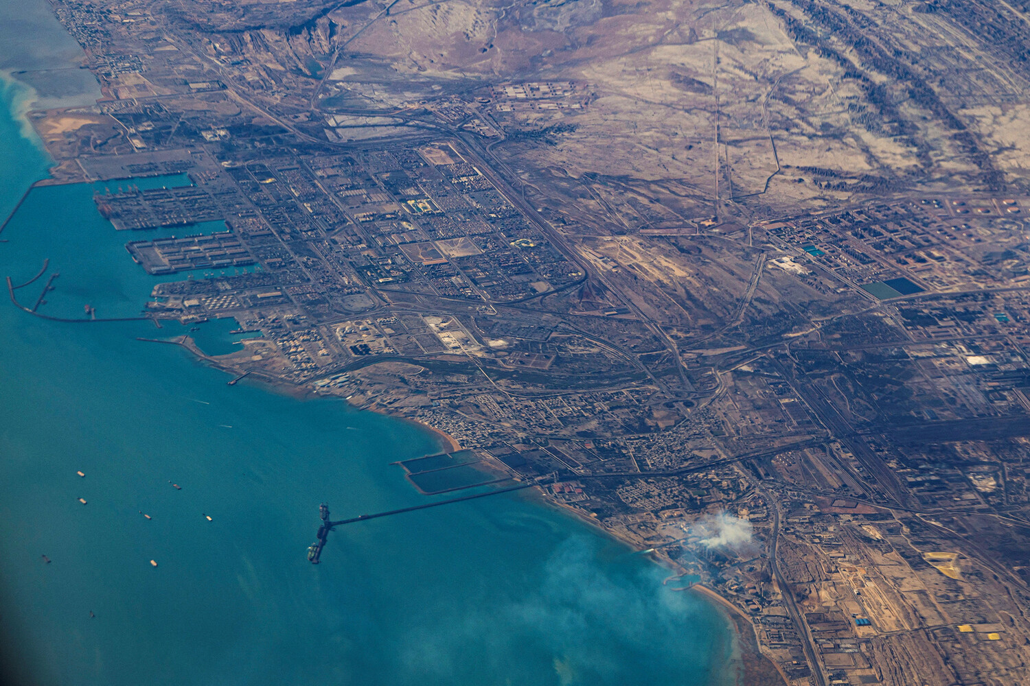 Iran Warns of Retaliatory Strikes as U.S. Threatens Escalation Amid Rising Tensions