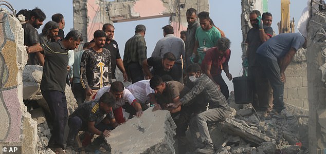 Iranian Attack on Bahrain Oil Tanks Sparks Emergency as Black Smoke Chokes Airport and Region