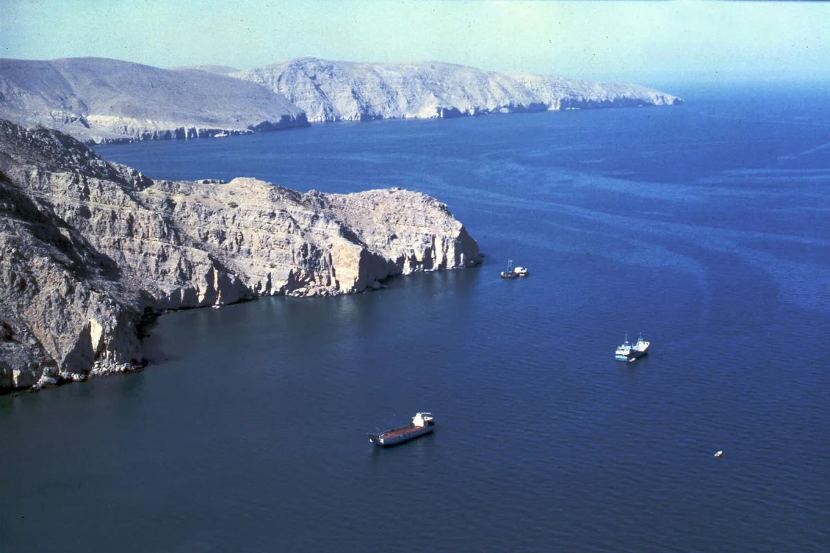 Iran Issues Stark Warning: Ships in Strait of Hormuz Must Comply with Wartime Laws to Avoid Attack