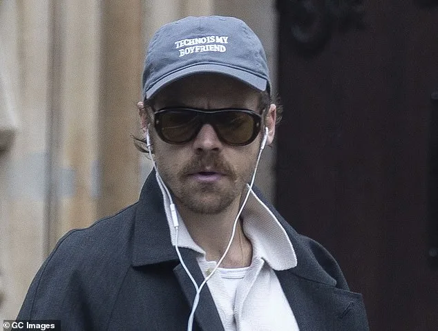 Wired Headphones Surge as Celebrities Spark Analog Revival Amid Digital Saturation