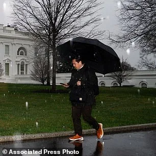 U.S. Faces Unprecedented Extreme Weather as Heatwaves, Blizzards, and Floods Disrupt Every Region