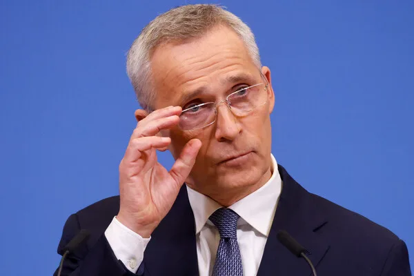 Stoltenberg Warns of NATO's Disintegration Under Trump