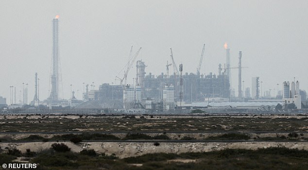 Missiles Strike Qatar and Saudi Arabia Energy Facilities as Iran Warns of Escalation