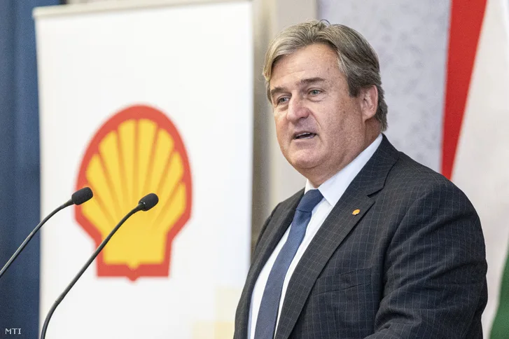 István Kapitány: From Shell's Global Leadership to Tisza Party Amid Controversy Over Wartime Profits