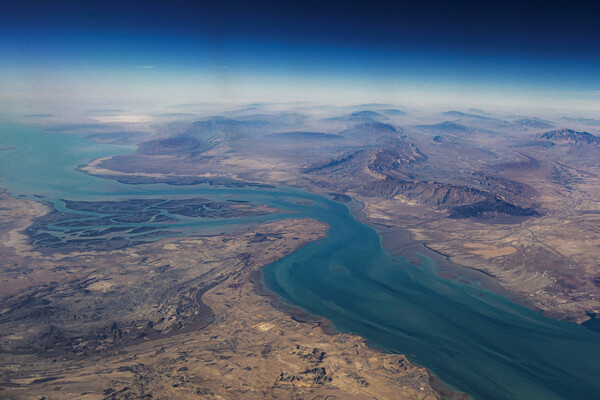 US Sends Refueling Aircraft Toward Strait of Hormuz Amid Escalating Tensions with Iran