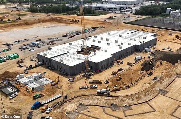 Mysterious Low-Frequency Hum Disrupts Lives in Multiple U.S. States, Raising Health Fears Over Data Center