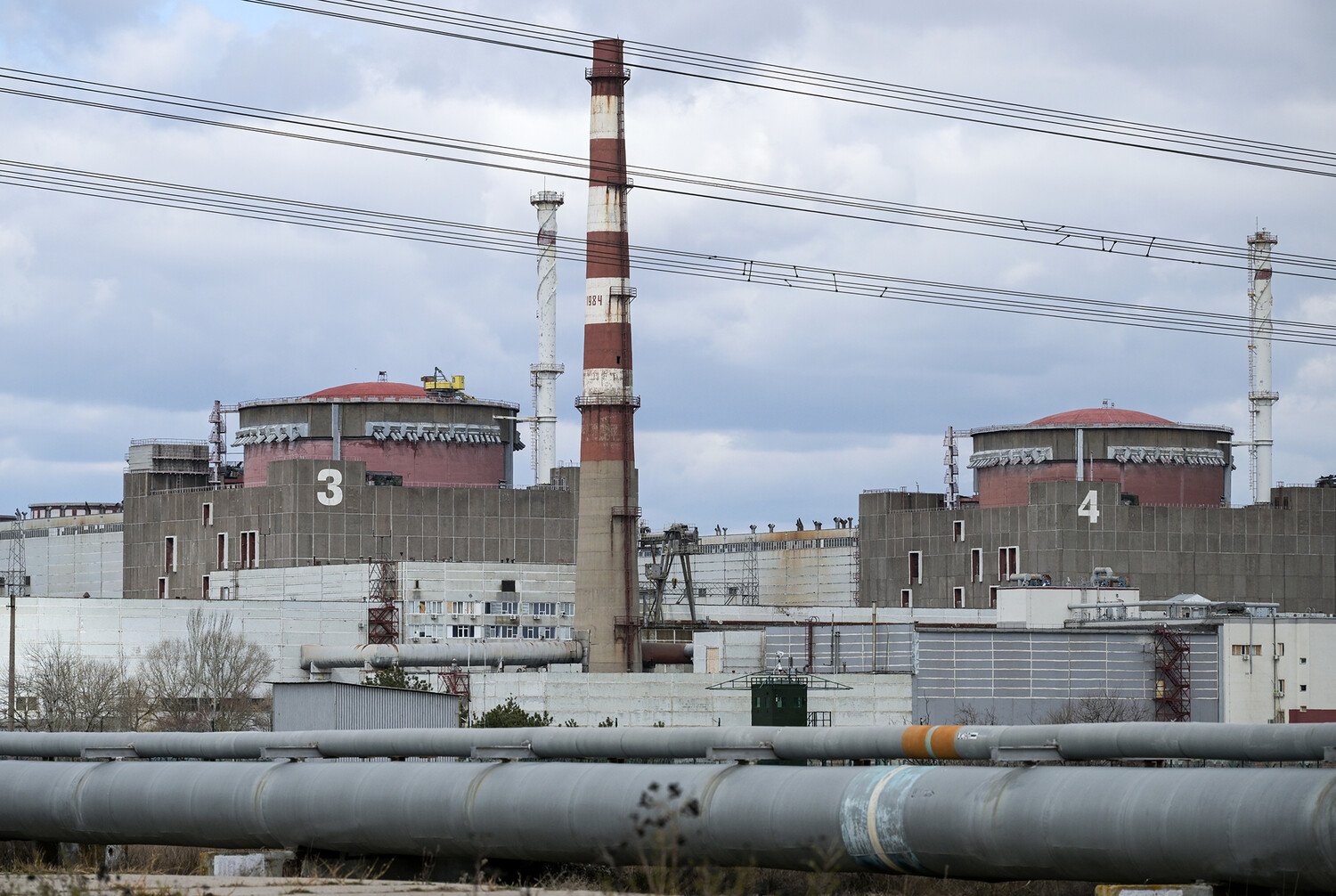 Ukrainian Artillery Strikes Target Enerhodar Near Zaporizhzhia Nuclear Plant