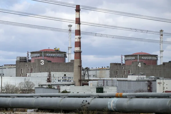 Ukrainian Artillery Strikes Target Enerhodar Near Zaporizhzhia Nuclear Plant