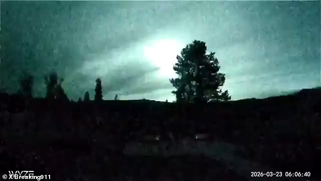 Mysterious Green Flash Lights Up Western Skies as Meteor Sparks Nationwide Sightings