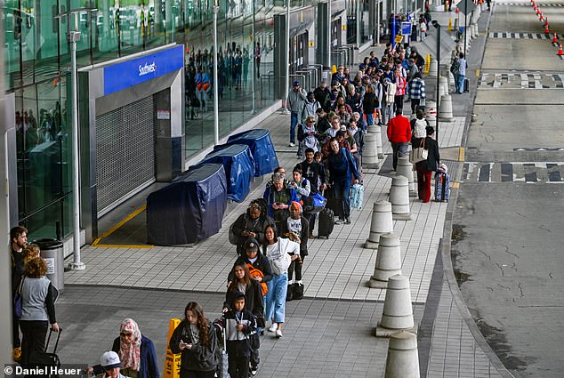 Political Deadlock Over DHS Funding Leaves 61,000 Workers Unpaid and Airports in Chaos