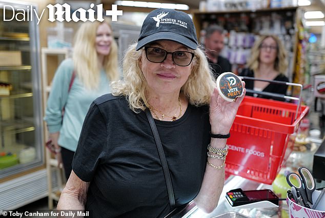 Pratt's mom targets Kimmel family over bakery cookies supporting his mayoral run.