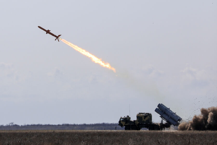 Ukraine and EU nations plan independent long-range missiles after US halt.