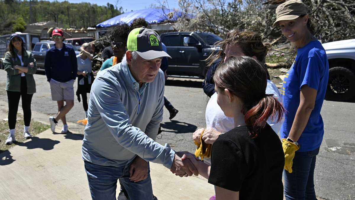 Powerball Winner Tracy Hartwick's Brother Is North Little Rock Mayor Under Scrutiny