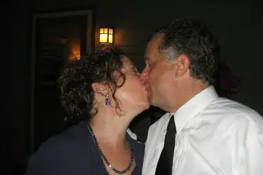 Therapist's Husband Leaves Home With Mysterious Text Message