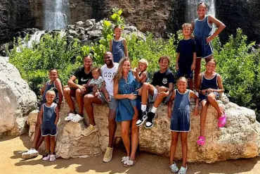 Breaking: Christian Parenting Influencer Karissa Collins Faces Backlash After Opening Up About Recent Pregnancy Loss, Sparking Debate Over Medical Care and Personal Choice