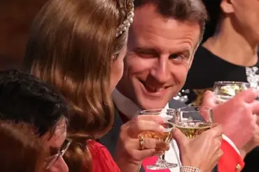 Princess of Wales Uses Symbolic Attire to Bridge Tradition and Modernity at Macron State Banquet