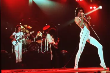 A Secret Email Reveals Unheard Stories About Freddie Mercury's Life