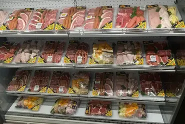 Aussie Pub Meat Tray Raffle: A Cultural Tradition That Baffles Tourists