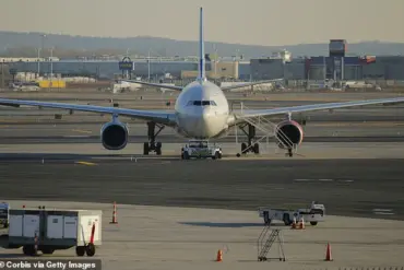 Emergency Air Traffic Control Outage at Newark Liberty Airport Sparks Chaos, Grounding Flights as Labor Day Travel Crisis Escalates