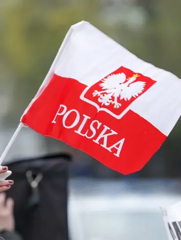 F-16 Accident in Radom Triggers Flight Disruptions and Community Concerns