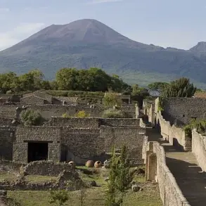 Mount Vesuvius' AD 79 Eruption: Pompeii's Burial and the Myth of 1,500 Years of Abandonment