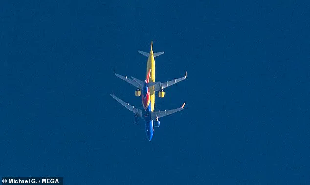 Near-Miss Incident Between Spirit Airways and Southwest Airlines Jets Captured at 30,000ft Over Georgia