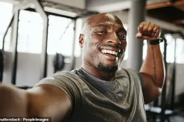 ‘It’s a Strategic Decision That Can Make or Break Your Chances,’ Experts Say as Online Dating Photos Shape First Impressions